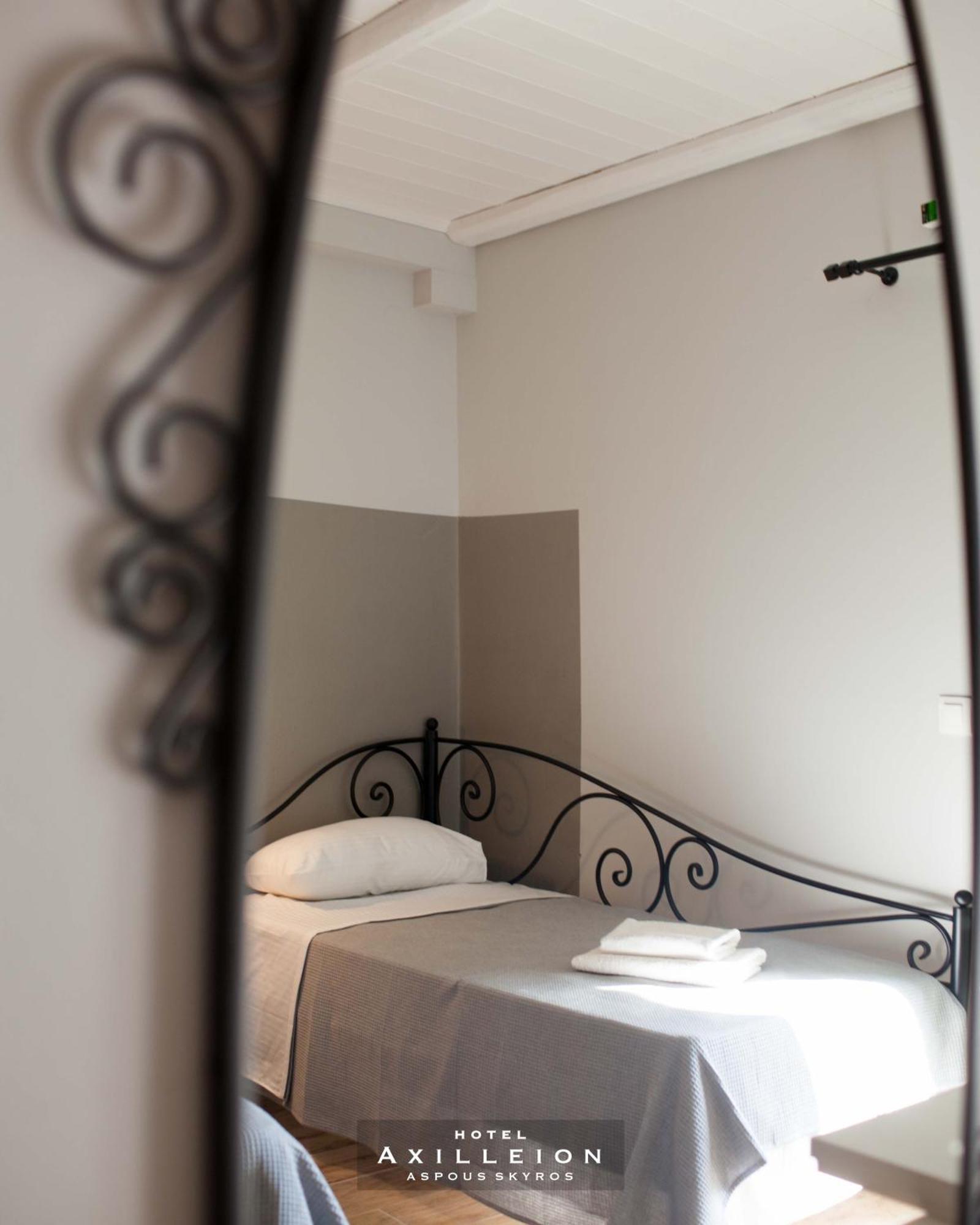 Achilleion Hotel Скирос Экстерьер фото