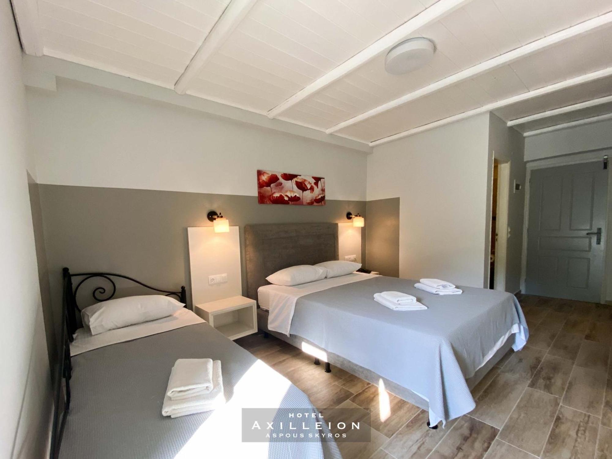 Achilleion Hotel Скирос Экстерьер фото
